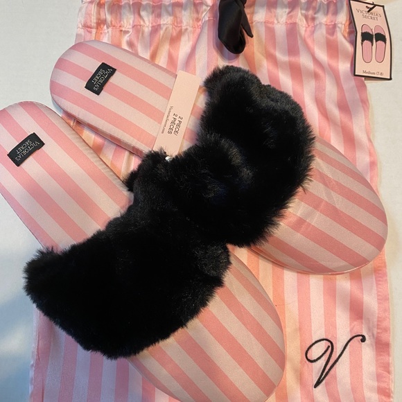 NWT VS.   slippers with matching carry bag - Picture 2 of 7